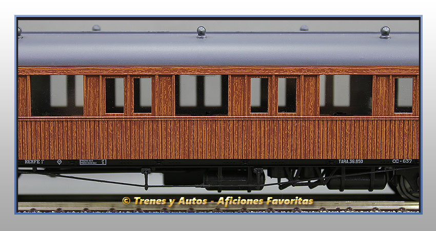 Coche pasajeros madera Largo Recorrido CC-637 - Renfe